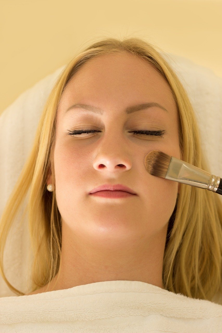 Professional chemical peel treatment in Madurai at Hues Aesthetic Clinic