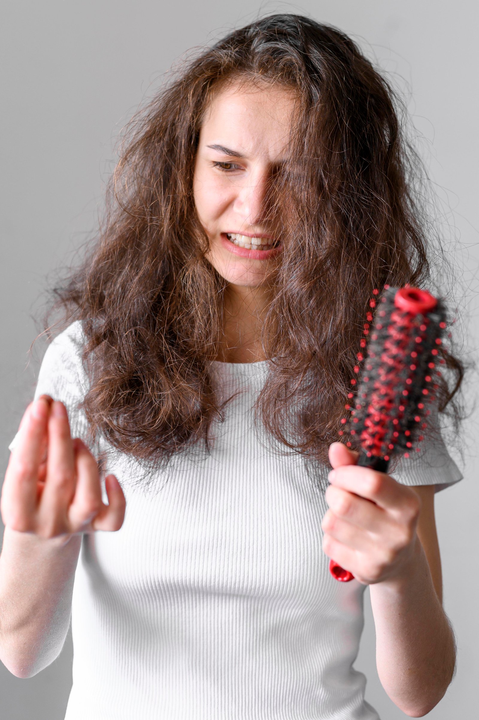 Specialist administering PRP for hair fall treatment at Hues Aesthetic Clinic Madurai