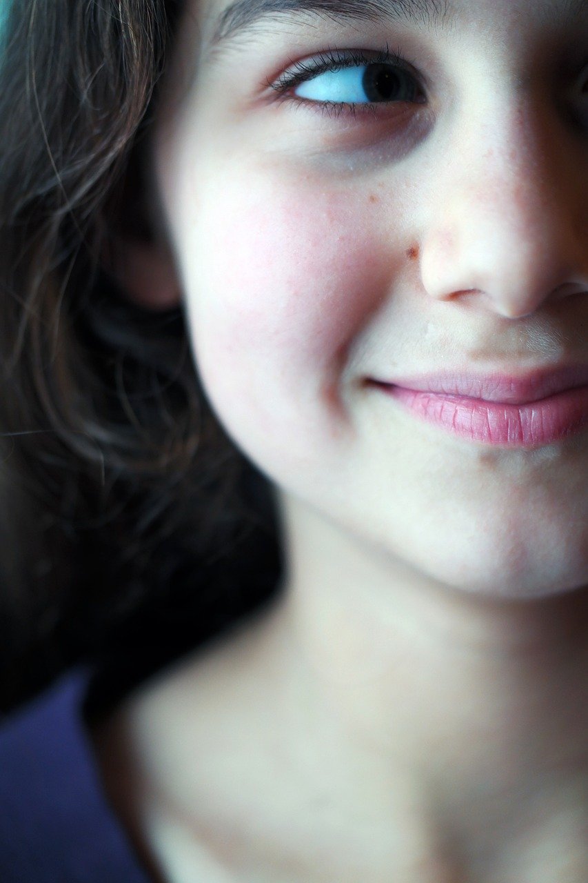 Specialist performing PRP vampire facial treatment at Hues Aesthetic Clinic Madurai