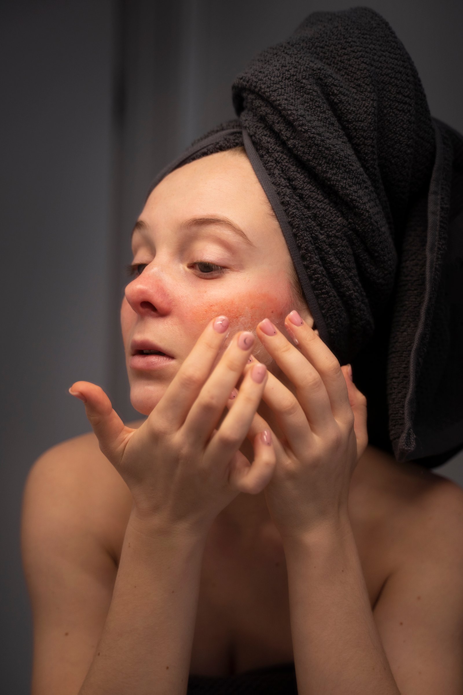 Specialist performing advanced fractional laser scar reduction at Hues Aesthetic Clinic Madurai